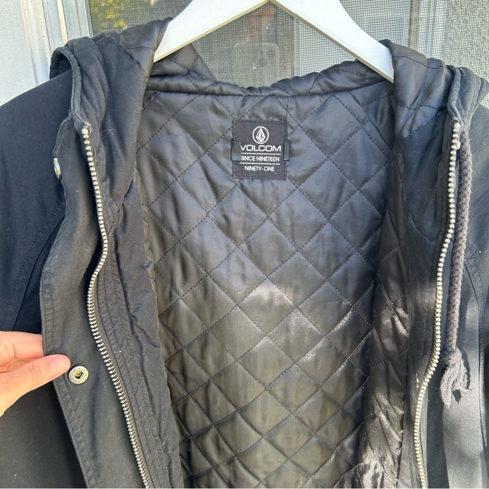 Volcom Black Coat - Picture 3 of 7